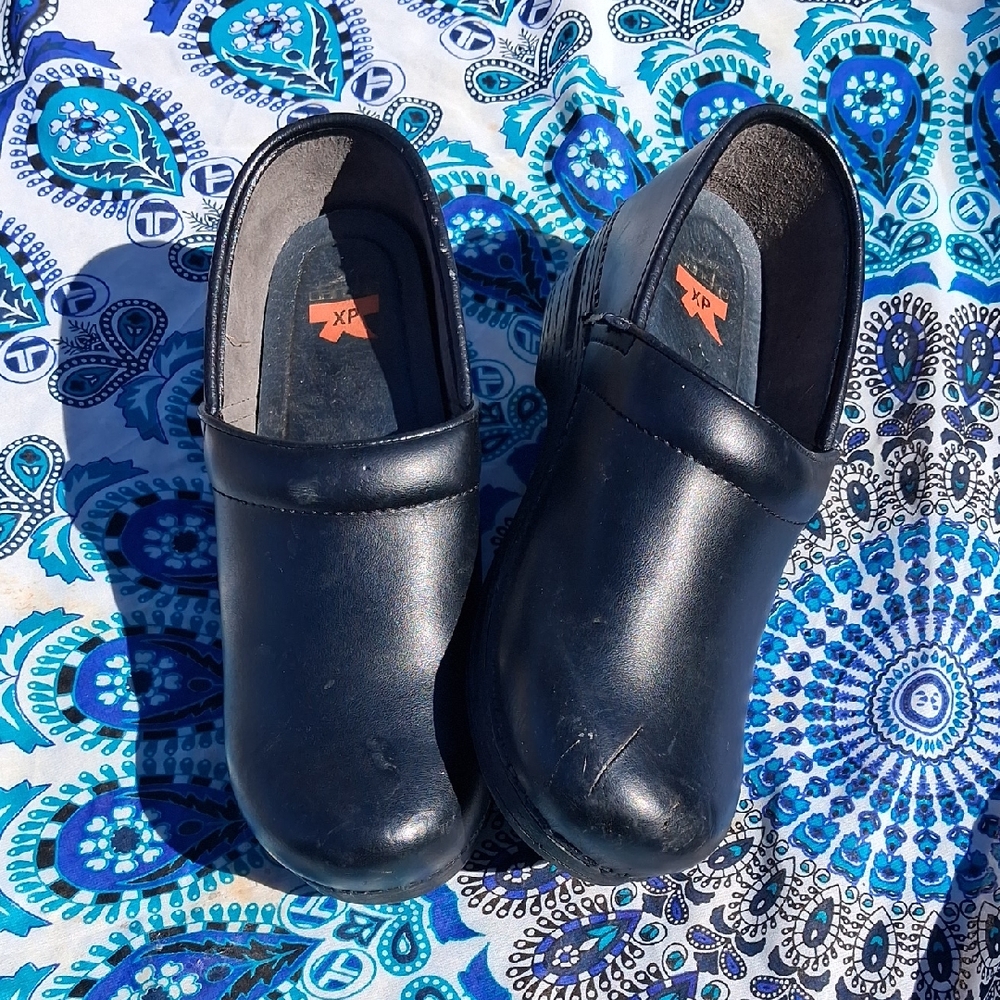 Dansko Black Leather Slip-On Clogs Sz. 41